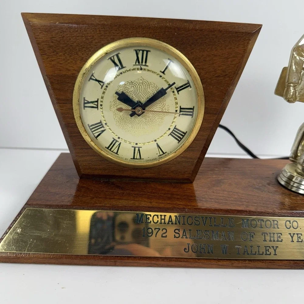 Automotive Salesmen of the Year Award 1972 Desk Clock Trophy WORKS